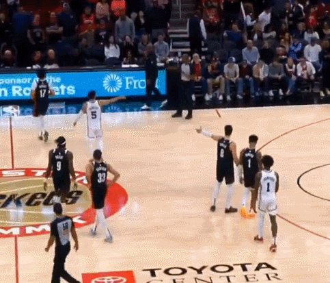 开云·体育 kaiyun 官方网站_kaiyun sports-手指三位裁判破口大骂 范弗利特领到5万美元罚单