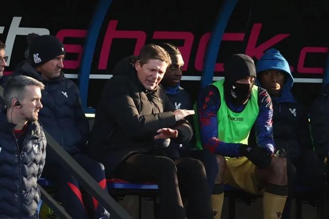 开云·体育app中国官方网站开云-英超黑马一夜崩盘！25岁队长转投曼城 主帅宣布赛季末走人