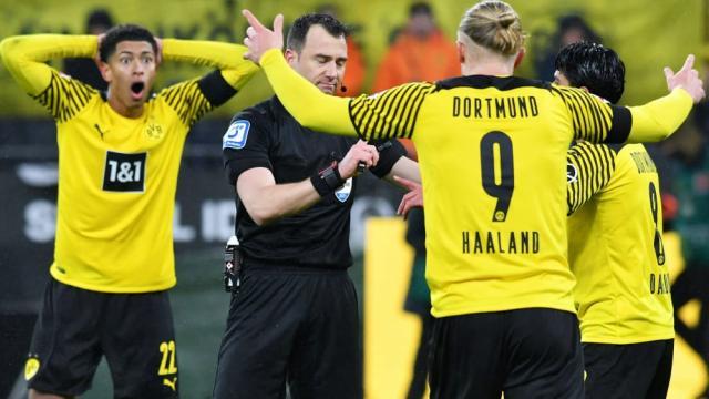 开云·体育 kaiyun 官方网站_kaiyun sports-谁是德国国家德比的胜负手：莱万、狐媚还是裁判？