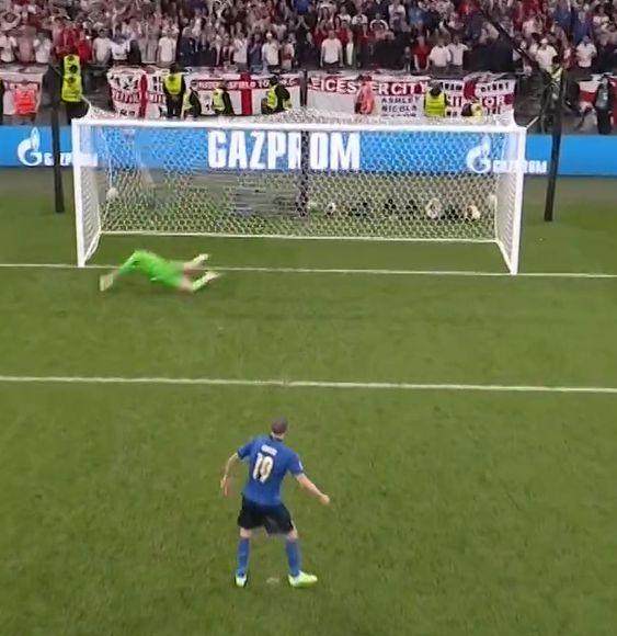 开云·体育 kaiyun 官方网站_kaiyun sports-【欧洲杯】博努奇追平 英格兰3替补失点 意大利夺冠