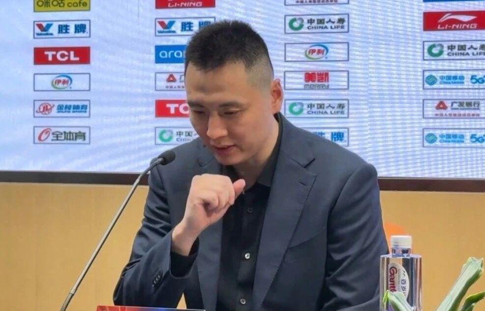 中国kaiyun·体育官方网站-上海男篮14连胜,卢伟赛后发言体现智慧,洛夫顿引卢伟不满被喷!
